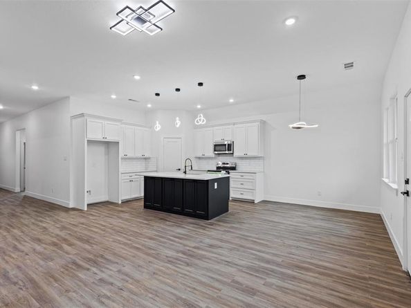 5065  Willie Street , Fort Worth Texas 76105