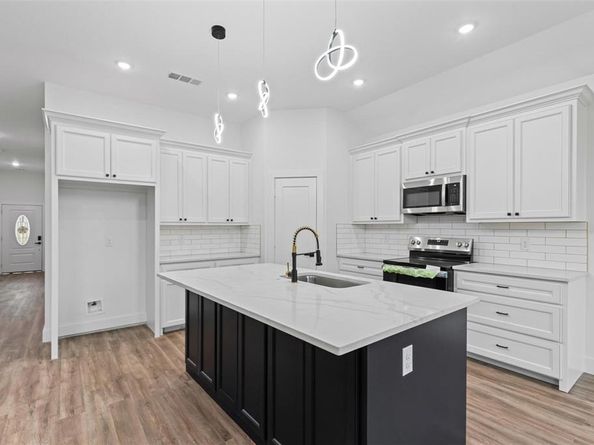 5065  Willie Street , Fort Worth Texas 76105