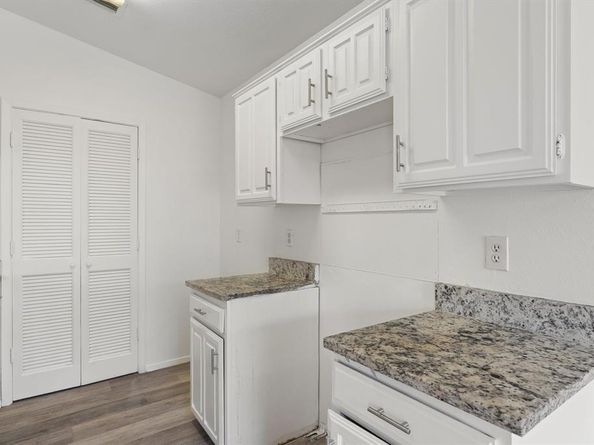 1463  Brook Meadow Circle  B, Lancaster Texas 75134