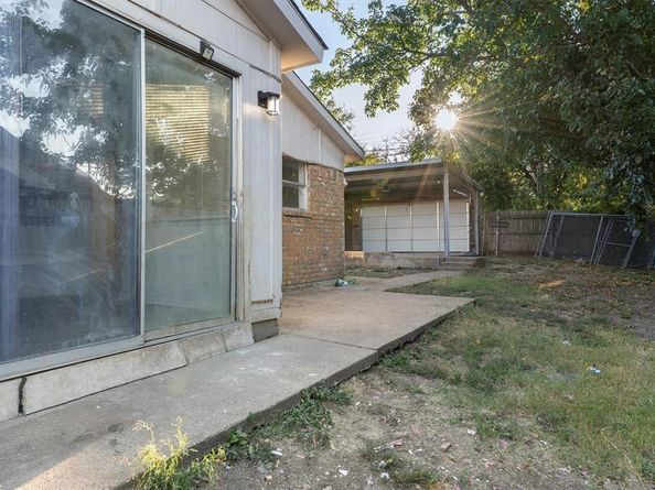1463  Brook Meadow Circle  B, Lancaster Texas 75134