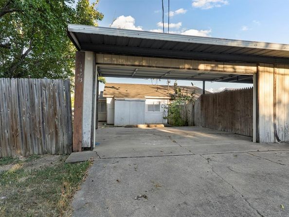 1463  Brook Meadow Circle  B, Lancaster Texas 75134