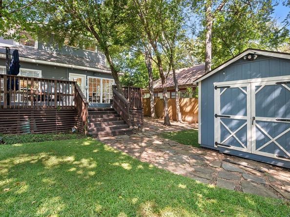 318 S Edgefield Avenue , Dallas Texas 75208