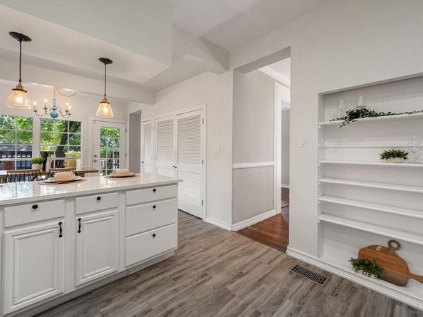 318 S Edgefield Avenue , Dallas Texas 75208