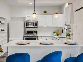 318 S Edgefield Avenue , Dallas Texas 75208