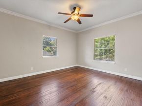 318 S Edgefield Avenue , Dallas Texas 75208