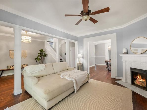 318 S Edgefield Avenue , Dallas Texas 75208
