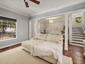 318 S Edgefield Avenue , Dallas Texas 75208