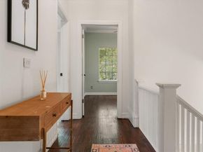 318 S Edgefield Avenue , Dallas Texas 75208