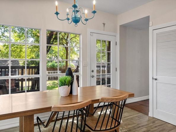 318 S Edgefield Avenue , Dallas Texas 75208