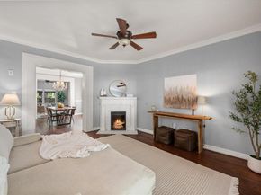318 S Edgefield Avenue , Dallas Texas 75208