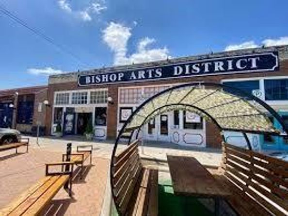 318 S Edgefield Avenue , Dallas Texas 75208