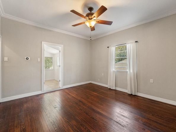318 S Edgefield Avenue , Dallas Texas 75208