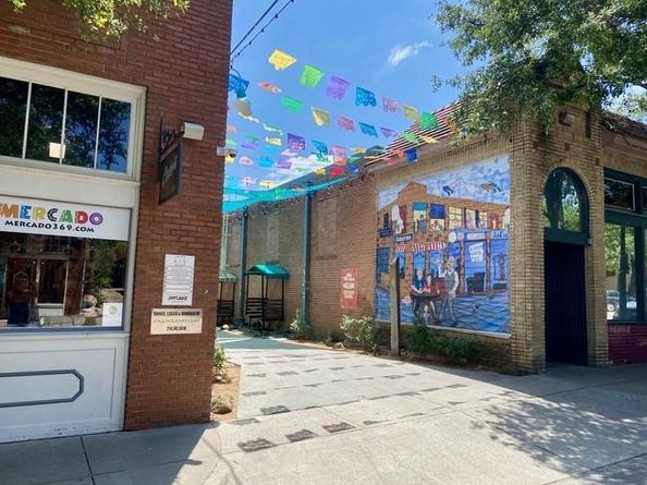 318 S Edgefield Avenue , Dallas Texas 75208