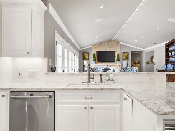 7239  Elmridge Drive , Dallas Texas 75240