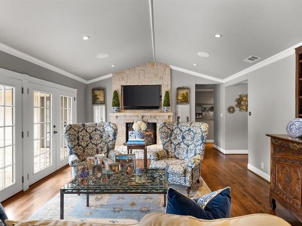 7239  Elmridge Drive , Dallas Texas 75240