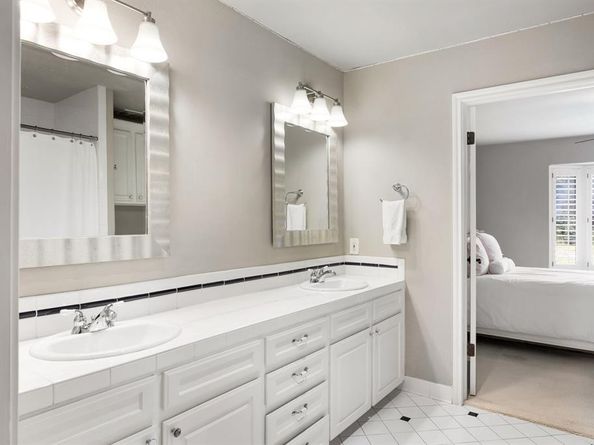 7239  Elmridge Drive , Dallas Texas 75240