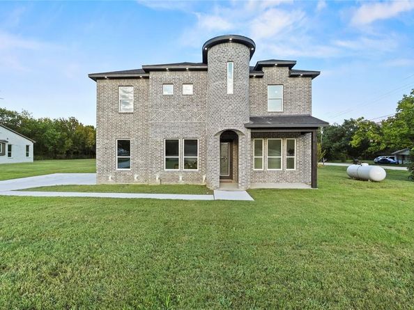 600  Peggs Street , DeSoto Texas 75115