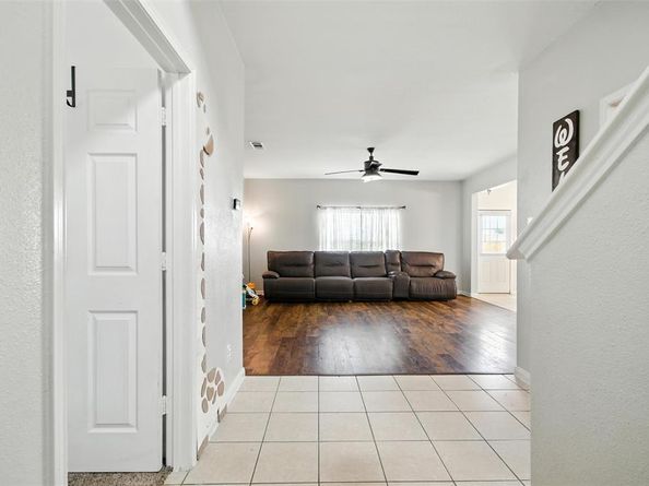 1100  Port Way , Crowley Texas 76036