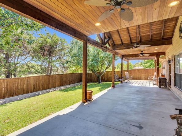5528  Nuthatch Street , Dallas Texas 75236
