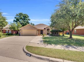 5528  Nuthatch Street , Dallas Texas 75236