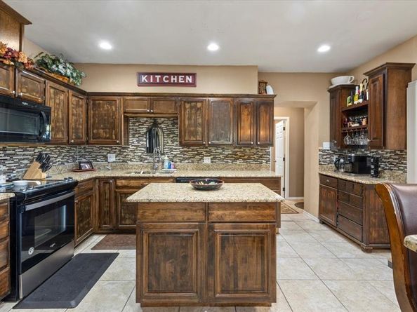 2506  Vaughn Boulevard , Fort Worth Texas 76105