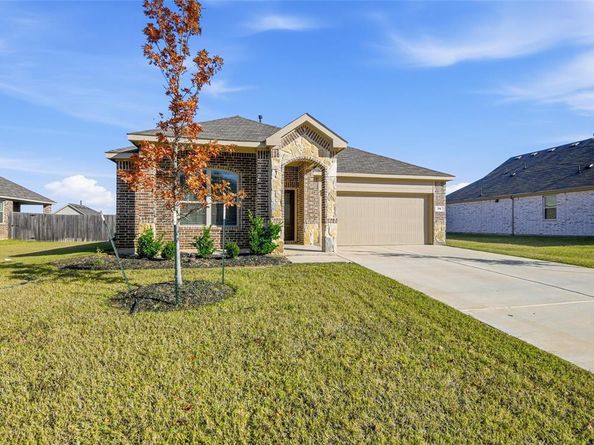 216  Post Oak Street , Azle Texas 76020