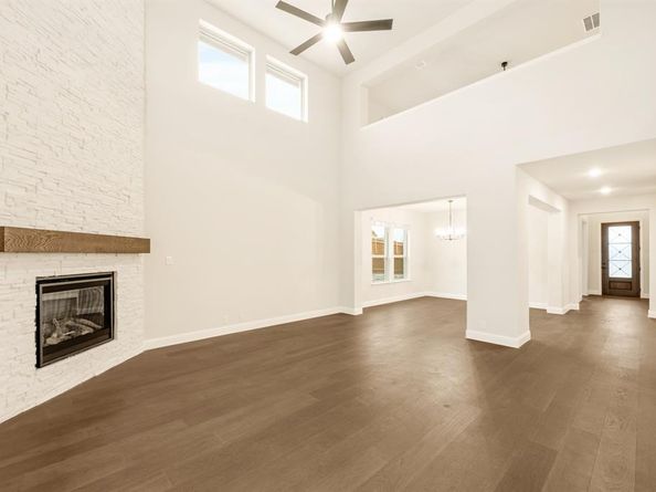 2034  Cascades Court , DeSoto Texas 75115