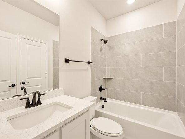 2034  Cascades Court , DeSoto Texas 75115