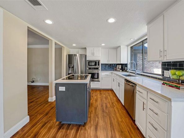 817  Shady Lake Drive , Bedford Texas 76021