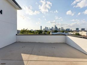 1512  Seegar Street  101, Dallas Texas 75215