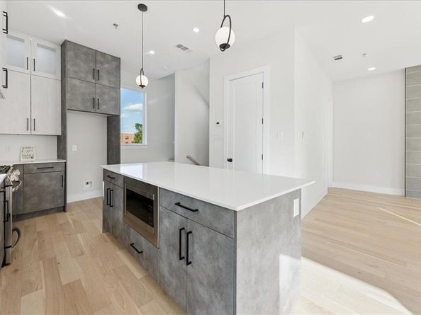 1512  Seegar Street  101, Dallas Texas 75215