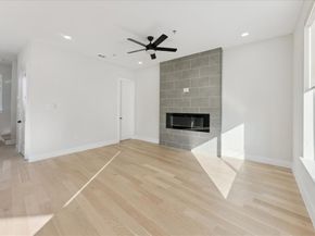 1512  Seegar Street  101, Dallas Texas 75215