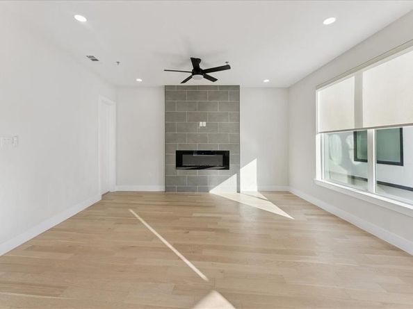 1512  Seegar Street  101, Dallas Texas 75215