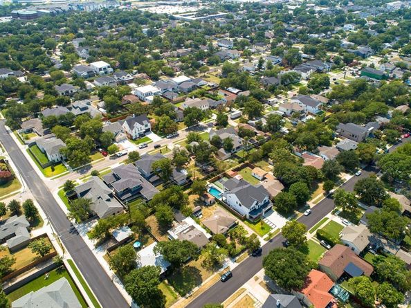 3890  Davila Drive , Dallas Texas 75220