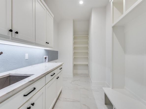 6631  Tyree Street , Dallas Texas 75209