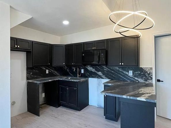 2851  Casey Street , Dallas Texas 75215