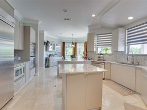324  La Reata Court , Cedar Hill Texas 75104