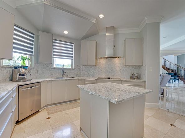 324  La Reata Court , Cedar Hill Texas 75104