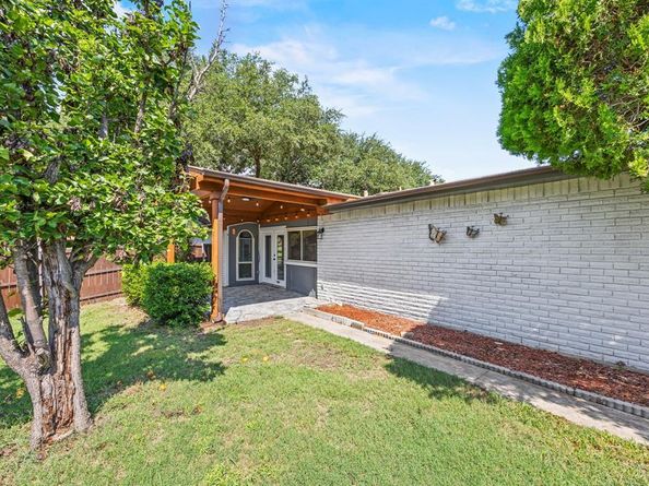 3310  Meadow Oaks Drive , Garland Texas 75043