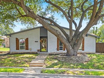 3310  Meadow Oaks Drive 