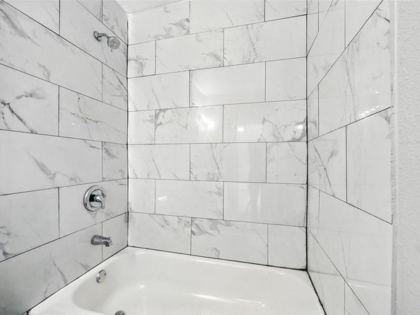 2837  Avenue A  , Fort Worth Texas 76105