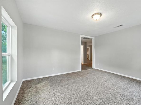 2837  Avenue A  , Fort Worth Texas 76105