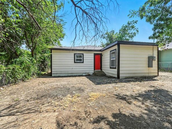 2837  Avenue A  , Fort Worth Texas 76105