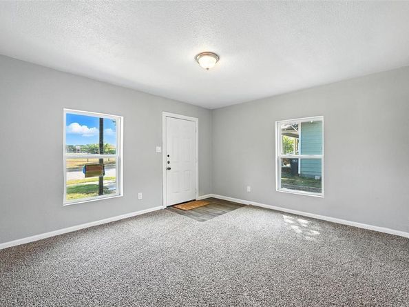 2837  Avenue A  , Fort Worth Texas 76105