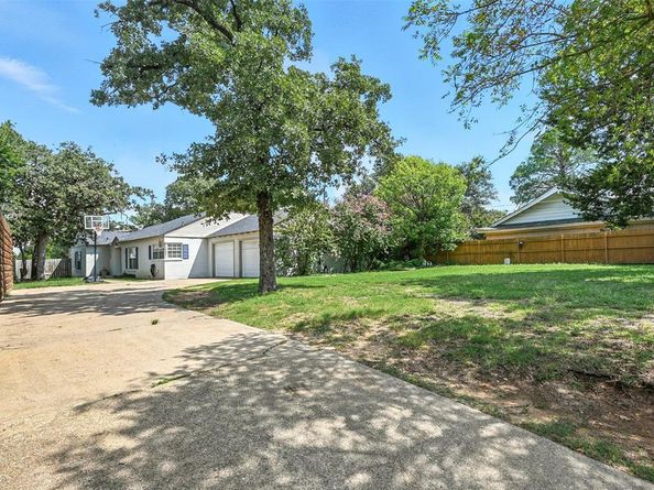 1204  Princess Lane , Hurst Texas 76053