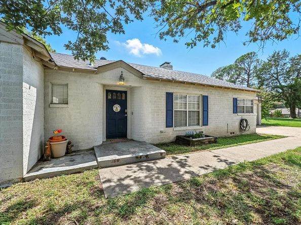 1204  Princess Lane , Hurst Texas 76053
