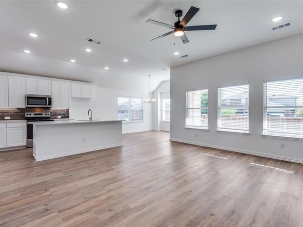 1524 N Carolina Avenue , Lancaster Texas 75134