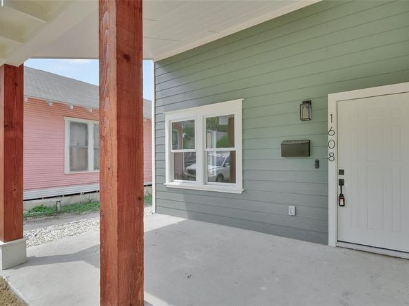 1606  College Avenue , Fort Worth Texas 76104