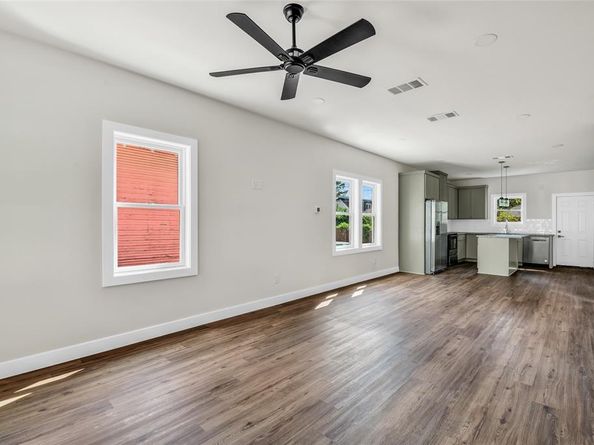 1606  College Avenue , Fort Worth Texas 76104