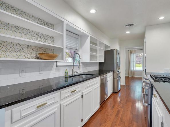 9856  Shoreview Road , Dallas Texas 75238